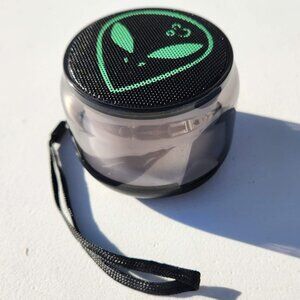 New Alien Bluetooth Portable Speaker LED Lights Rechargeable Battery - Recharges